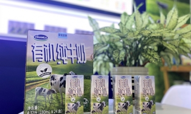 Vinamilk ra mắt sữa tươi organic tiêu chuẩn kép trong triển lãm quốc tế tại Thượng Hải