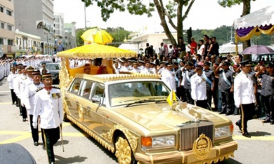 Bộ sưu tập siêu xe tỷ đô của quốc vương Brunei