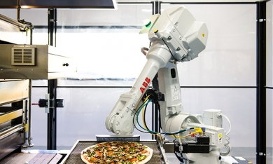 Robot làm bánh pizza được Softbank đầu tư 375 triệu USD