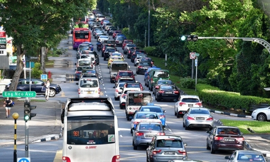 Giá ôtô đắt đỏ khiến người Singapore cố dùng xe thật nhiều