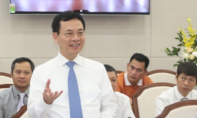 Bộ trưởng Nguyễn Mạnh Hùng: Ưu tiên đầu tư hạ tầng mạng 5G tại Quảng Ninh