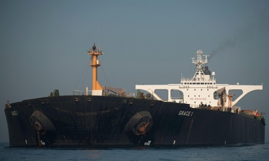 Mỹ ra lệnh bắt 'siêu tàu dầu' Iran