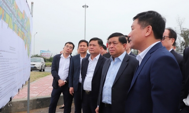 Bộ trưởng Bộ Kế hoạch và Đầu tư khảo sát 3 dự án giao thông trọng điểm ở Nghệ An