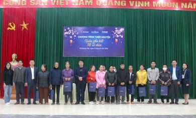 Tập đoàn Amber và VietnamFinance trao quà tết cho hộ nghèo xã Quang Tiến, TP.Hoà Bình