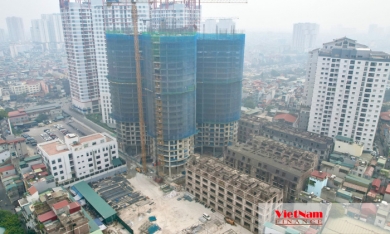 Cận cảnh Sky View Plaza cao 35 tầng tái khởi động sau 5 năm 'đắp chiếu'