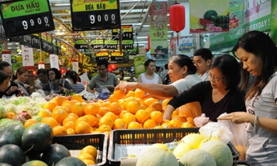 Chỉ số niềm tin tiêu dùng Việt lần đầu tiên cao nhất châu Á