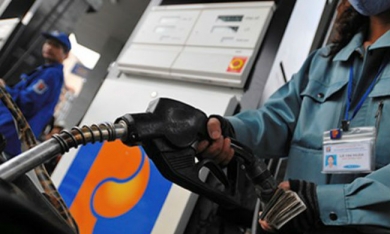 Bộ Tài chính đang 'nghiên cứu khắc phục chênh lệch giá dầu'
