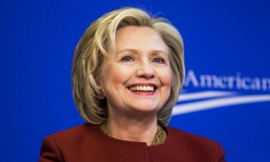 Hillary Clinton từng bị đuổi việc khi còn làm nhân viên đóng hộp cá hồi