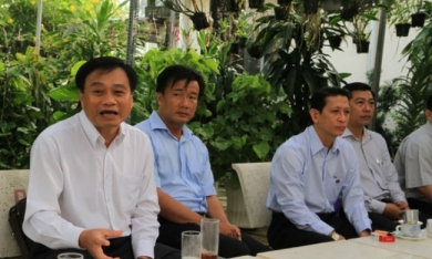Đồng Tháp có 'Cafe Chủ tịch', Cần Thơ 'dẹp' họp hành vì doanh nhân