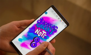 Điện thoại xuất sắc nhất thế giới: Samsung Note 8 giành ngôi vương