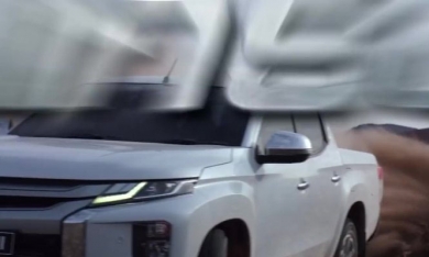 Mitsubishi Triton lộ ảnh, thiết kế giống ‘đàn anh’ SUV Pajero Sport