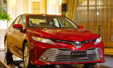 Thông số kỹ thuật Toyota Camry 2019 bản 2.5V, giá gần 1,1 tỷ đồng