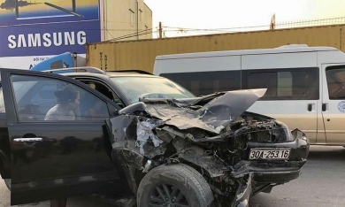 'Thánh lật' Toyota Fortuner lại không bung túi khí khi gặp tai nạn