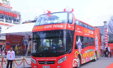 Xe buýt 2 tầng mui trần tại Hà Nội giá hơn 6 tỷ đồng