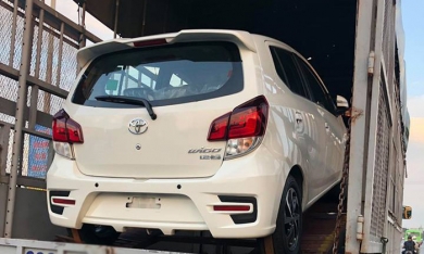 ‘Hàng nóng’ xe giá rẻ Toyota Wigo lộ diện trên phố