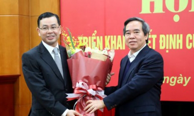 Phó Trưởng Ban Kinh tế Trung ương Ngô Văn Tuấn làm Phó Bí thư tỉnh Hòa Bình