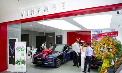 Ô tô tuần qua: VinFast công bố giá bán mới, xe ga Yamaha NVX 155 mới ra mắt