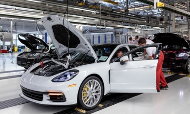 Porsche, Toyota tạm ngừng sản xuất do dịch Covid-19