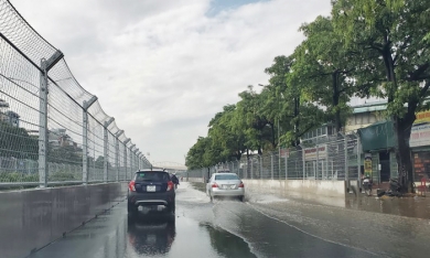 Đường đua F1 Hà Nội 'chìm trong biển nước' sau mưa lớn