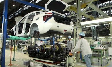 Toyota cắt giảm sản xuất 15.000 xe mới trong tháng 8