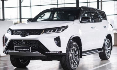 So với Việt Nam, Toyota Fortuner 2021 bán tại Malaysia có những trang bị gì?