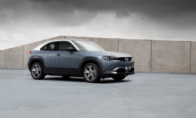 Xe chạy điện Mazda MX-30 có giá bán gần 1,2 tỷ đồng tại Úc
