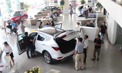 Doanh số toàn thị trường ô tô Việt tháng 2 sụt giảm 29%