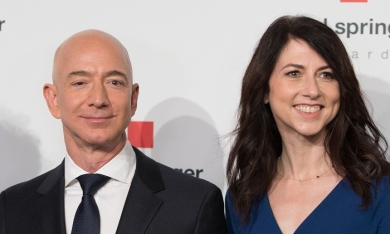 Vợ cũ Jeff Bezos bắt đầu bán cổ phiếu Amazon