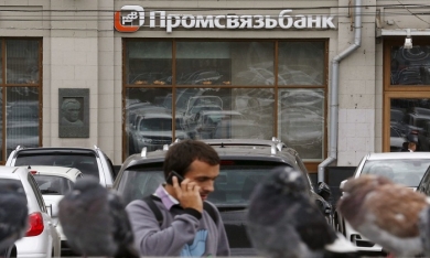 Ngân hàng Trung ương Nga 'đau đầu' giải cứu các ngân hàng thương mại
