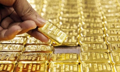 Giá vàng hôm nay 20/10: Vàng SJC tiến sát mốc 71 triệu đồng, giá vàng nhẫn lập đỉnh mới