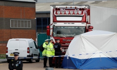 Vụ 39 người chết trong container: Bộ Công an và Bộ Ngoại giao đã sang Anh xác minh danh tính nạn nhân