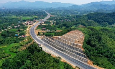 Giao thông tuần qua: 25.700 tỷ đồng làm cao tốc Biên Hòa - Vũng Tàu, Bộ GTVT đề xuất thêm 11 dự án cao tốc mới