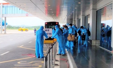 Tạm đóng cửa sân bay Vân Đồn sau loạt ca nhiễm Covid-19