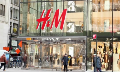 [Câu chuyện kinh doanh] H&M: ‘Vật lộn’ với cuộc chiến thương mại điện tử