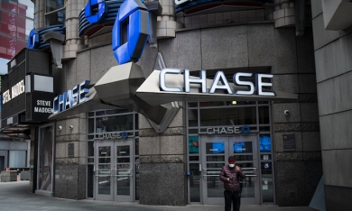Bloomberg: Nhà Trắng yêu cầu các ngân hàng Mỹ làm việc với Nga 'một cách kín đáo'