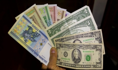 Đồng Ruble đang trượt giá nhưng chính phủ Nga lại mong muốn điều này?