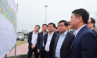 Đoàn lãnh đạo tỉnh Nghệ An tiếp xúc với Bộ trưởng Nguyễn Chí Dũng chưa thuộc diện xét nghiệm Covid-19