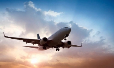 Nghệ An truy tìm 11 người ngồi cùng chuyến bay với người nghi nhiễm Covid-19