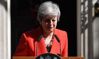 Nội bộ Anh phản ứng ra sao sau thông báo từ chức của Thủ tướng Theresa May?