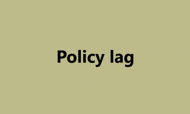 Độ trễ chính sách là gì?