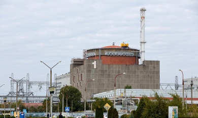 Nhà máy hạt nhân lớn nhất châu Âu bị pháo kích, Nga và Ukraine lại đổ lỗi cho nhau