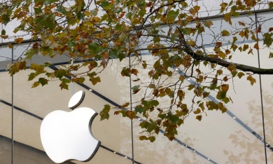 'Bỏ sót' người mua hàng xách tay, Apple Nhật Bản bị truy thu 98 triệu USD vi phạm miễn thuế