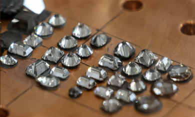 Nhà sản xuất kim cương nhân tạo lớn thứ hai tại Mỹ nộp đơn xin phá sản