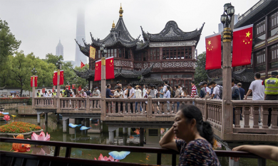 Dân 'vung tiền' ăn chơi Tuần lễ vàng, Trung Quốc thu về hơn 100 tỷ USD