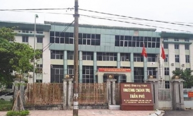 Đăng Facebook sai sự thật, Phó bí thư Trường chính trị ở Hà Tĩnh mất chức
