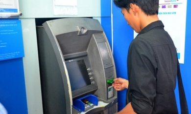 Ngân hàng muốn tăng phí ATM