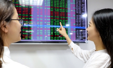 Cổ phiếu tài chính diễn biến tích cực, VN-Index lấy lại mốc 1.220 điểm