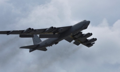 Máy bay ném bom Mỹ áp sát khu vực Trung Quốc chiếm đóng trái phép trên Biển Đông
