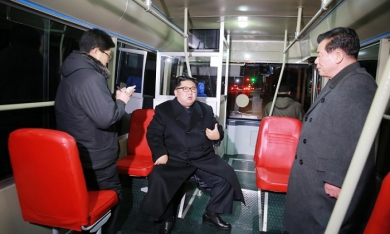Cận cảnh dòng xe bus điện mới của Triều Tiên