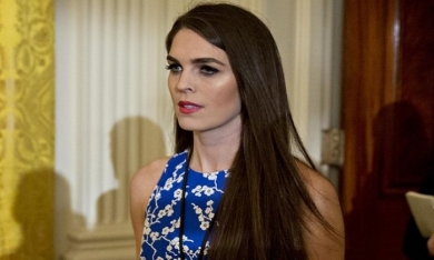Nữ giám đốc truyền thông ‘đắt hàng’ sau tuyên bố rời Nhà Trắng